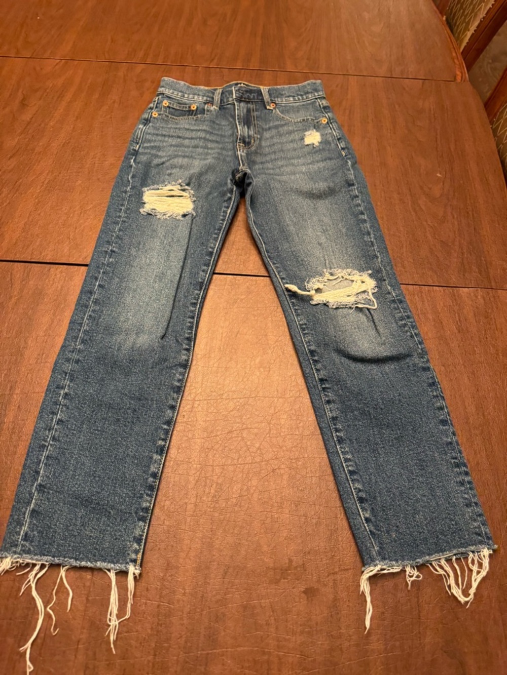 Gap 1969 Girlfriend Jeans Size 25 Distressed Frayed Hem Mid Rise Medium Wash